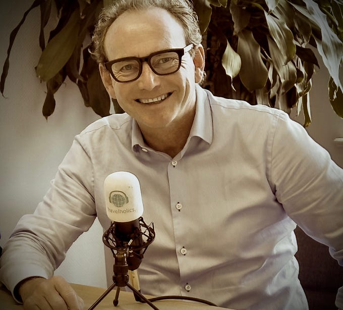 Roman Borch, Podcaster und Produzent bei travelholics.media